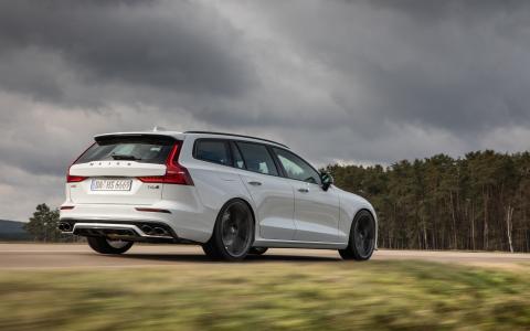 HEICO SPORTIV Volvo V60 (225) Fahraufnahme (3)