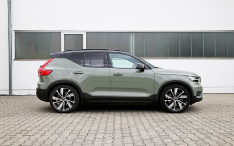 Volvo XC40 P8 by HEICO SPORTIV mit Sportfedern (2)