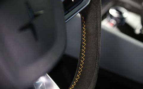 HEICO SPORTIV Sportlenkrad Polestar 2 - Alcantara, Polestar Gold (4)