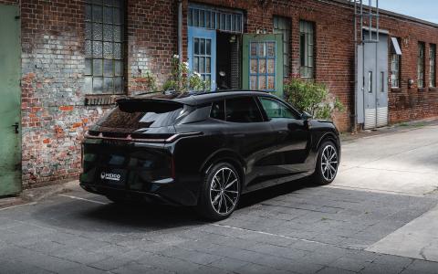 HEICO SPORTIV Lynk & Co 08 (B88), black (0121)