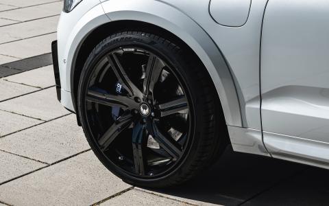 HEICO SPORTIV XC60 (246), VOLUTION VII. Gloss black (122)